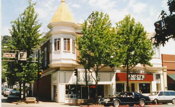 1242 4th St in San Rafael, CA - Foto de edificio - Building Photo