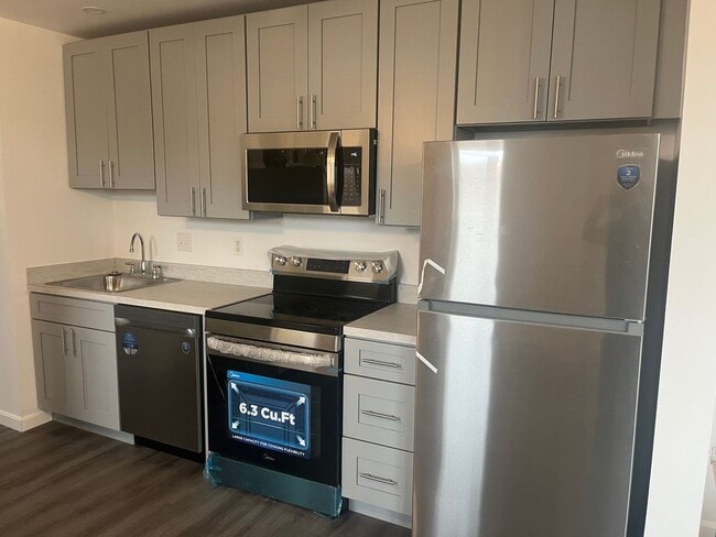 2555 S Alder St in Philadelphia, PA - Building Photo - Building Photo