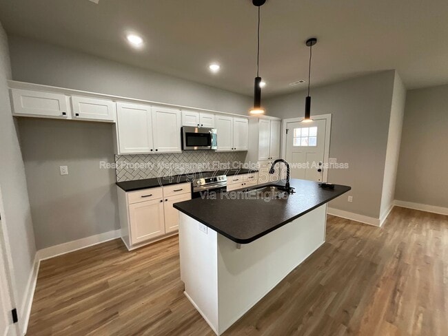 1042 S Laramie Hts in Fayetteville, AR - Foto de edificio - Building Photo