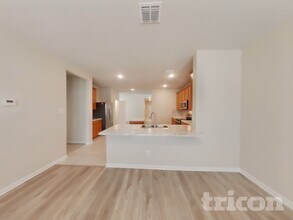 7210 Barrel Stage in San Antonio, TX - Foto de edificio - Building Photo