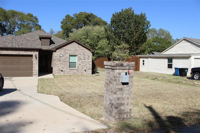 2311 W Bond St in Denison, TX - Foto de edificio - Building Photo