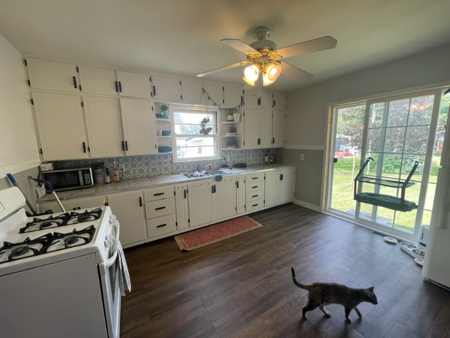 property at 440 SW 4th St