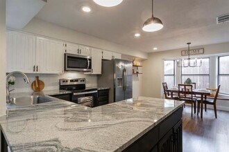 2913 Murphy Dr in Bedford, TX - Building Photo - Building Photo