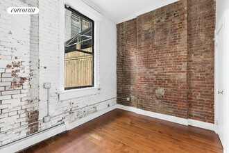 266 Elizabeth St in New York, NY - Building Photo - Building Photo