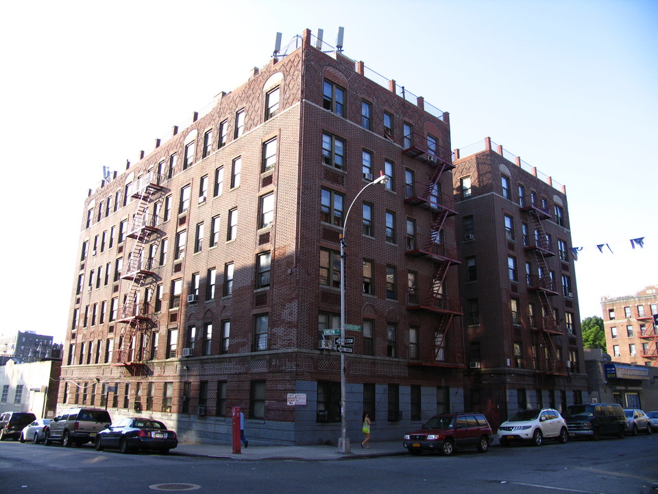 2290 Davidson Ave in Bronx, NY - Building Photo