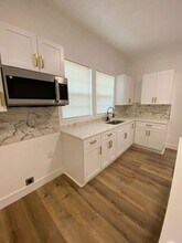 1476 Louisiana St in Beaumont, TX - Building Photo - Building Photo