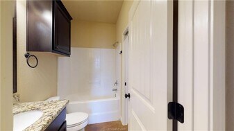 104 Armored Ave in College Station, TX - Building Photo