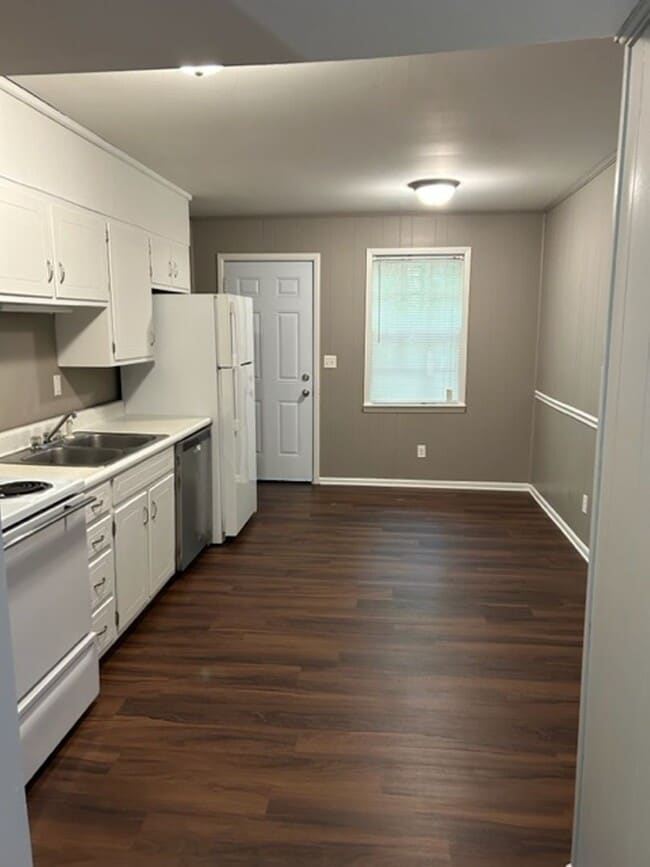 857 Old Trail Rd in Birmingham, AL - Building Photo - Building Photo
