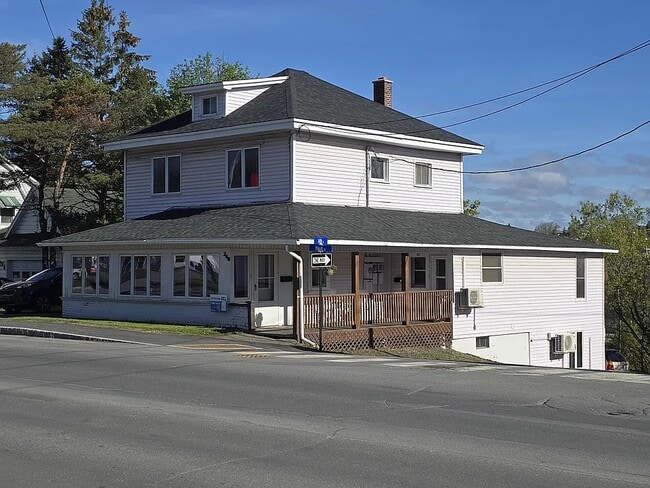 240 E Main St in Madawaska, ME - Building Photo - Building Photo