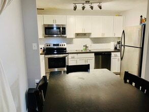11 Davis Rd, Unit B6 in Acton, MA - Foto de edificio - Building Photo