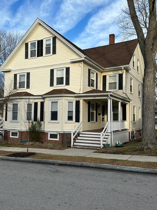 529 Union St in Portsmouth, NH - Building Photo