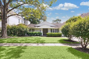 4025 Essex Ln in Houston, TX - Building Photo