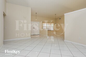 19340 NW 8th St in Pembroke Pines, FL - Building Photo - Building Photo