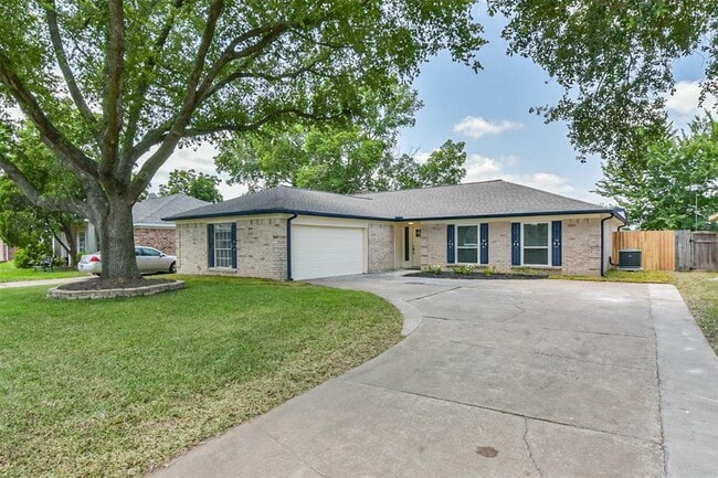 property at 210 Gentilly Dr