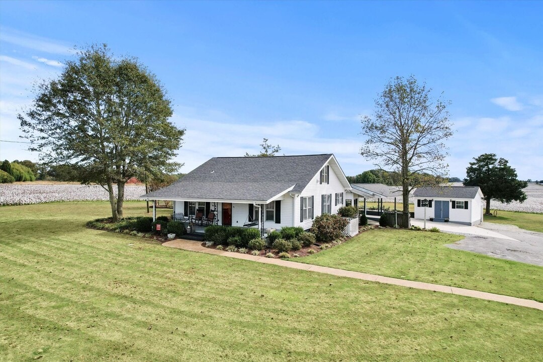 11214 US Hwy 72 W in Athens, AL - Building Photo