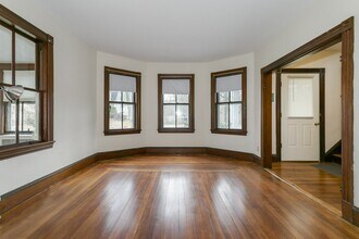 39 Warren Ave in Weston, MA - Building Photo - Building Photo