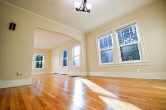 2613-2615-2615 NE Clackamas St in Portland, OR - Building Photo - Building Photo