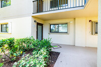 15324 Lakes of Delray Blvd in Delray Beach, FL - Foto de edificio - Building Photo