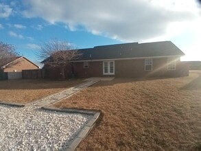 3525 Drayton Dr in Dalzell, SC - Building Photo - Building Photo