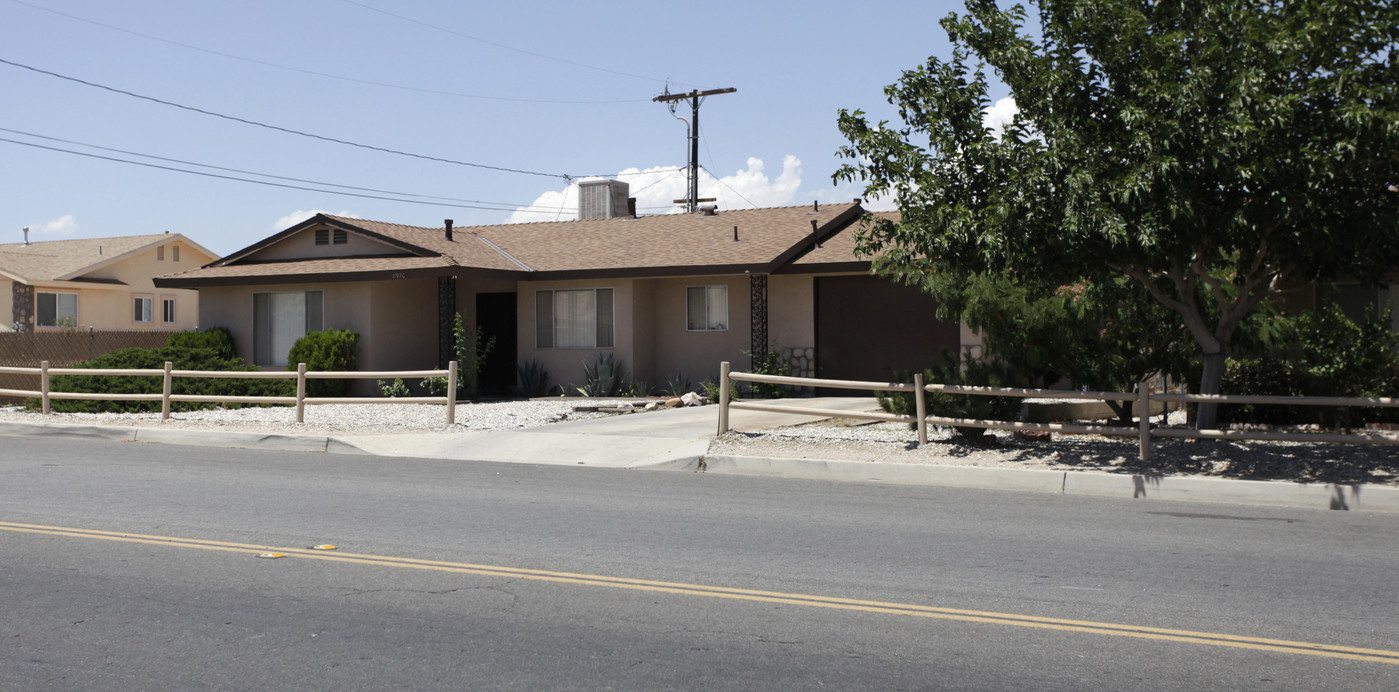 8970-8978 I St in Hesperia, CA - Building Photo