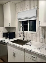 2178 Oakmont St in Sacramento, CA - Foto de edificio - Building Photo