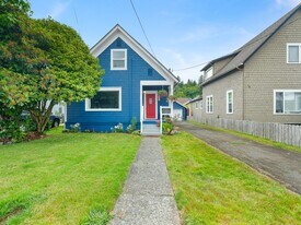455 Karr Ave in Hoquiam, WA - Building Photo