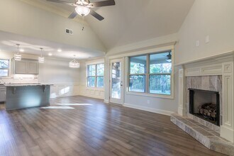 1031 C P Stewart Blvd in Lebanon, TN - Foto de edificio - Building Photo