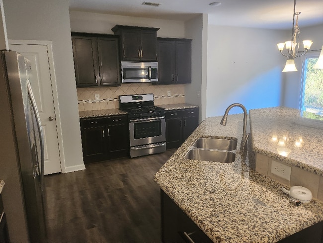 401 Durants Neck Ln in Morrisville, NC - Foto de edificio - Building Photo