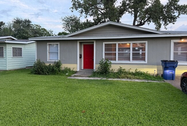 property at 1525 Wayside Dr