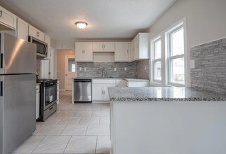 18708 Arrowhead Ave in Cleveland, OH - Building Photo - Building Photo