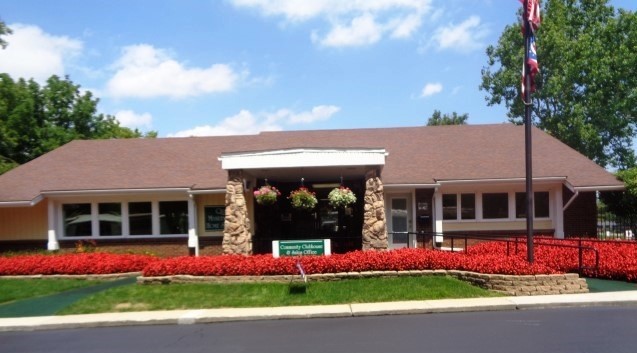 Meadowbrook Estates in Toledo, OH - Building Photo