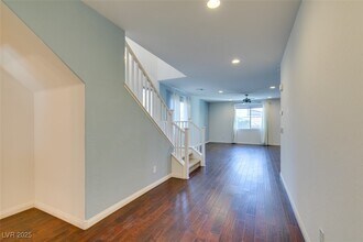 10465 Saddle Mountain St in Las Vegas, NV - Building Photo - Building Photo