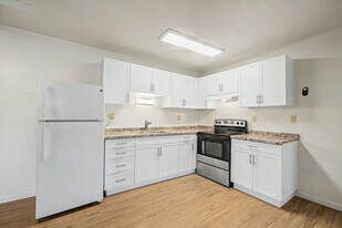 Emerald Bay Apartments in Santa Cruz, CA - Building Photo
