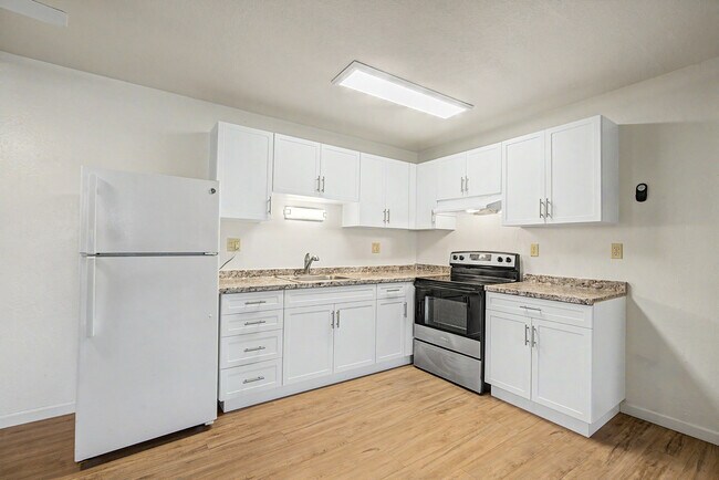 Emerald Bay Apartments in Santa Cruz, CA - Building Photo - Interior Photo