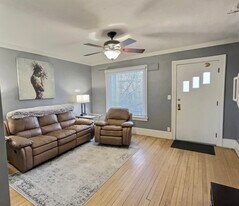 2634 N Bartlett Ave, Unit Upper in Milwaukee, WI - Building Photo