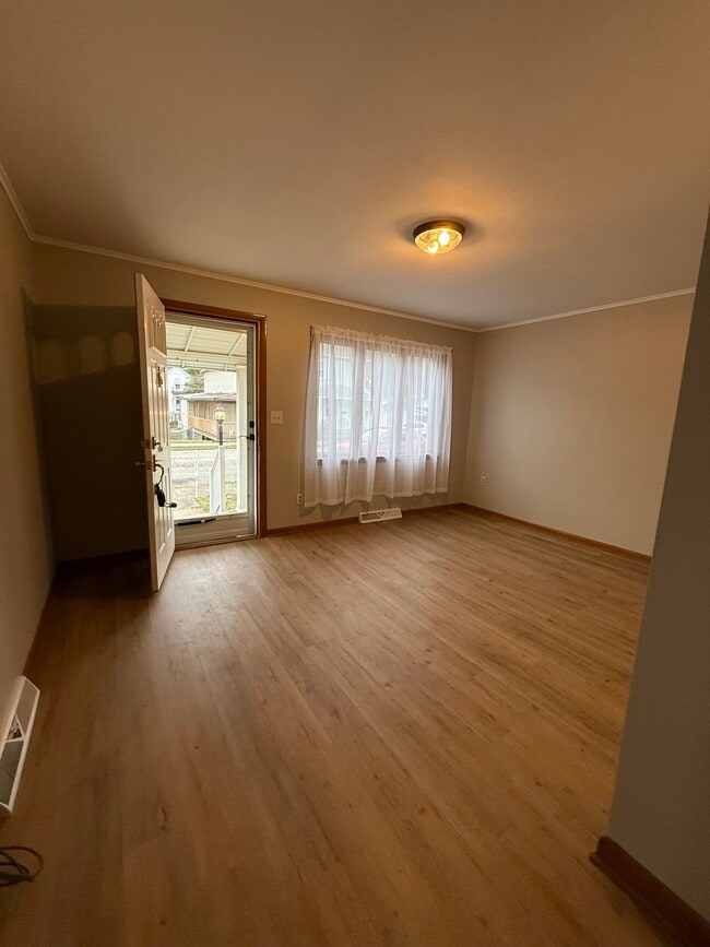 1109 Garfield St, Unit 1109 House in Mcmechen, WV - Foto de edificio - Building Photo