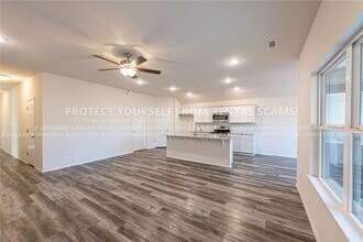 916 E Bunting St in Fayetteville, AR - Building Photo - Building Photo