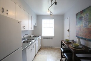 HAMPTON GARDENS Apartments