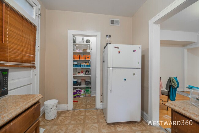 6507 N Hoyne Ave in Chicago, IL - Building Photo - Building Photo