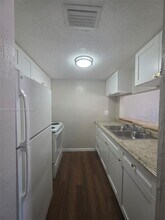 313 Country Club Oval in Daytona Beach, FL - Building Photo - Building Photo