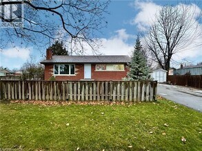 10 Glenellen Dr in St Catharines, ON - Building Photo - Building Photo