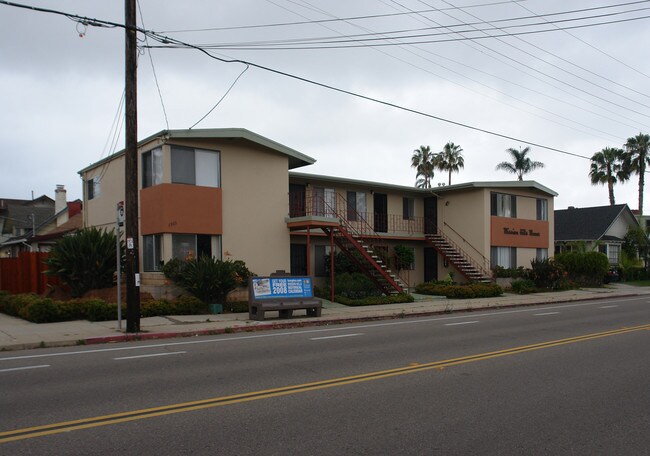 1303 W Lewis St in San Diego, CA - Foto de edificio - Building Photo
