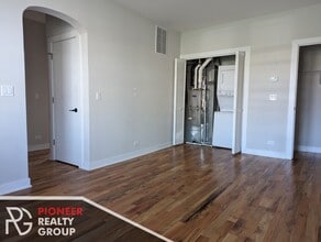 630 W Wrightwood, Unit 3 in Chicago, IL - Foto de edificio - Building Photo