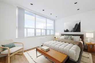 The Kingsview in Toronto, ON - Building Photo - Building Photo