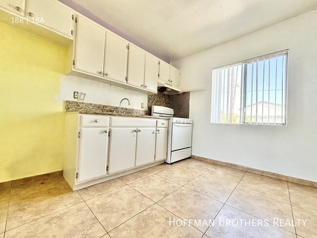 7357 Sepulveda Blvd, Unit 24 in Los Angeles, CA - Building Photo - Building Photo