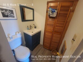 98 N Main St in Hartford, VT - Building Photo - Building Photo