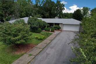 9 Truman Ct in Middletown, NY - Building Photo - Building Photo