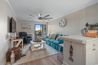 1919 Spring St in North Myrtle Beach, SC - Building Photo - Building Photo