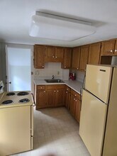 206 South St in Chardon, OH - Foto de edificio - Building Photo