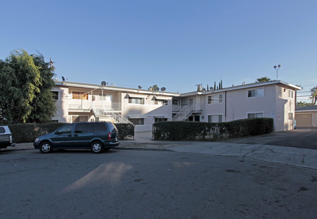 1746 W Sumac Ln in Anaheim, CA - Building Photo
